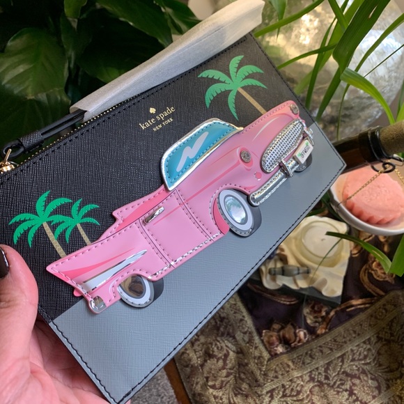 SOLD⛔️Authentic Kate Spade L.edition car Lg Wristlet - Picture 4 of 10